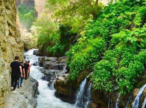 «آبشار هفت چشمه» بهشت رؤیایی جاده چالوس