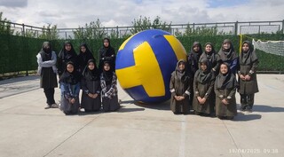 بازی مفرح «والیبال غول پیکر» به امکانات فرهنگی ورزشی اردوگاه باغ خاتون اضافه شد