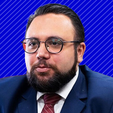 اجرا نشدن قانون بیمه قالیبافان از چالش‌های صنعت فرش است / سبقت هند از ایران در بازار جهانی فرش