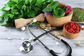 ارتقای کیفیت آموزش و حل چالش‌های دانشجویان در دستور کار دفتر طب ایرانی