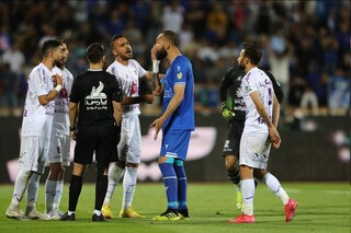 تساوی جنجالی در آزادی؛ تیر، VAR و بدشانسی استقلال را باز هم متوقف کرد