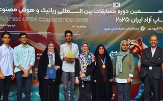 تیم دانشگاه فردوسی مشهد قهرمان لیگ شبیه‌سازی خودروهای خودران فیرا ۲۰۲۵ شد