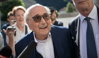 بلاتر: تمام جهان فوتبال فاسد است!