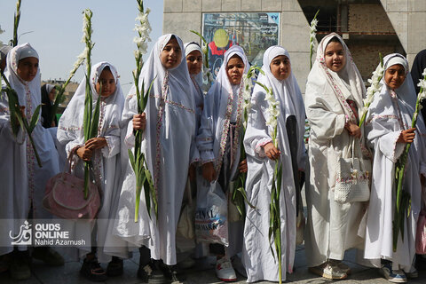 گلباران حرم مطهر رضوی در سالروز ولادت حضرت معصومه (س)