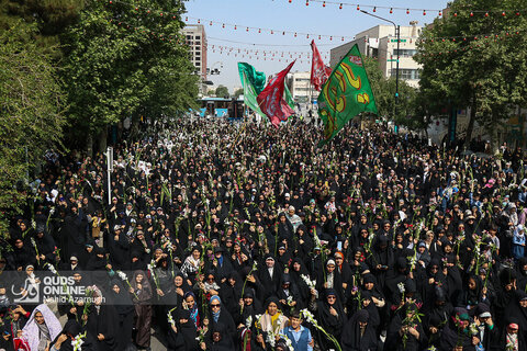 گلباران حرم مطهر رضوی در سالروز ولادت حضرت معصومه (س)