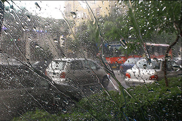 بارش باران در نقاط مختلف کشور/ افزایش دما از فردا
