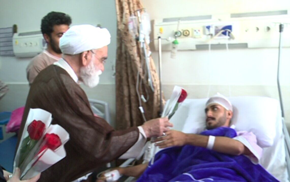 عیادت نماینده ویژه رهبر معظم انقلاب از مصدومان حادثه بندرشهید رجایی