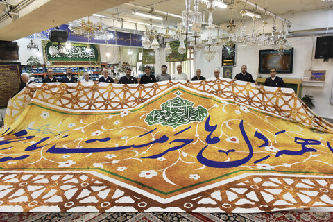 نذی که زینتبخش صحن و سرای حضرت شمسالشموس(ع) شده است