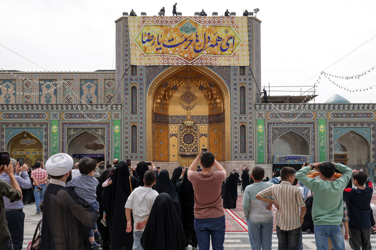 نذری که زینت‌بخش صحن‌ و سرای حضرت شمس‌الشموس(ع) شده ‌است