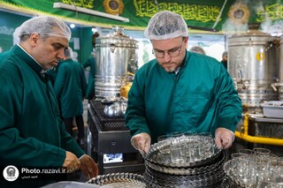 شکرگزارم که همراه پیشکسوتان فوتبال کشور مهمان امام رضا (ع) شده‌ام