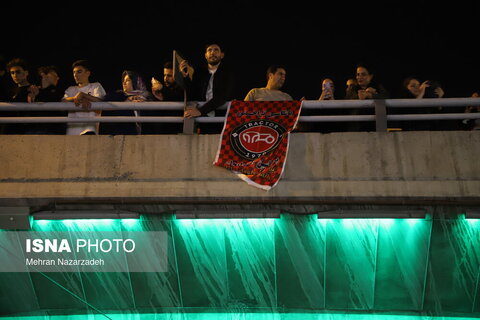 جشن خیابانی تبریزی‌ها پس از قهرمانی تراکتور در لیگ برتر فوتبال