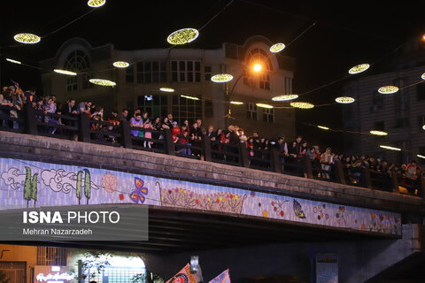 جشن خیابانی تبریزی‌ها پس از قهرمانی تراکتور در لیگ برتر فوتبال