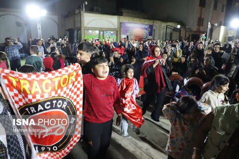 جشن خیابانی تبریزی‌ها پس از قهرمانی تراکتور در لیگ برتر فوتبال