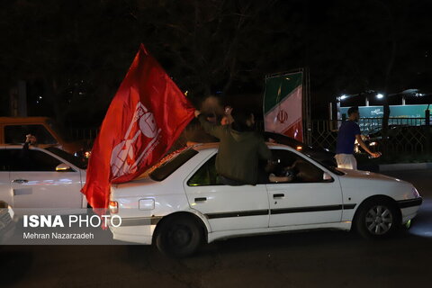 جشن خیابانی تبریزی‌ها پس از قهرمانی تراکتور در لیگ برتر فوتبال