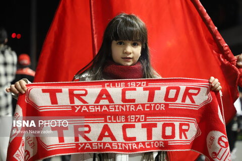 جشن خیابانی تبریزی‌ها پس از قهرمانی تراکتور در لیگ برتر فوتبال