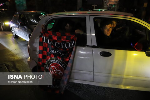 جشن خیابانی تبریزی‌ها پس از قهرمانی تراکتور در لیگ برتر فوتبال