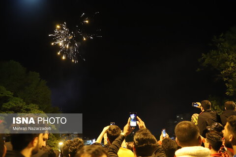 جشن خیابانی تبریزی‌ها پس از قهرمانی تراکتور در لیگ برتر فوتبال