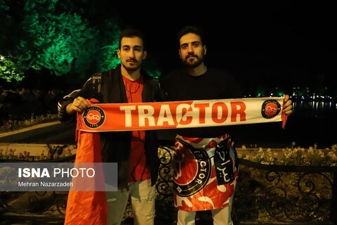 جشن خیابانی تبریزی‌ها پس از قهرمانی تراکتور در لیگ برتر فوتبال