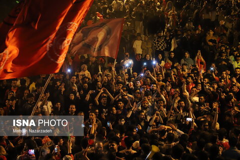 جشن خیابانی تبریزی‌ها پس از قهرمانی تراکتور در لیگ برتر فوتبال