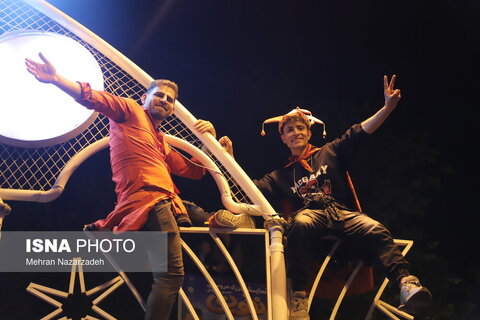 جشن خیابانی تبریزی‌ها پس از قهرمانی تراکتور در لیگ برتر فوتبال