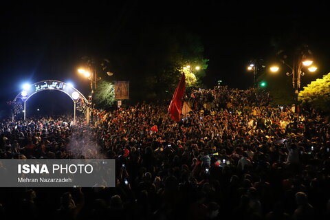 جشن خیابانی تبریزی‌ها پس از قهرمانی تراکتور در لیگ برتر فوتبال