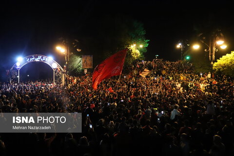 جشن خیابانی تبریزی‌ها پس از قهرمانی تراکتور در لیگ برتر فوتبال