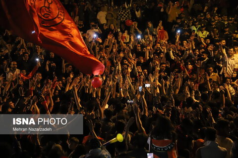 جشن خیابانی تبریزی‌ها پس از قهرمانی تراکتور در لیگ برتر فوتبال