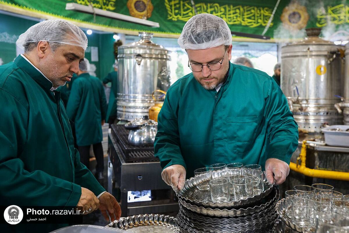 شکرگزارم که همراه پیشکسوتان فوتبال کشور مهمان امام رضا (ع) شده‌ام