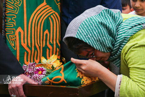 کاروان زیر سایه خورشید