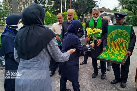 کاروان زیر سایه خورشید