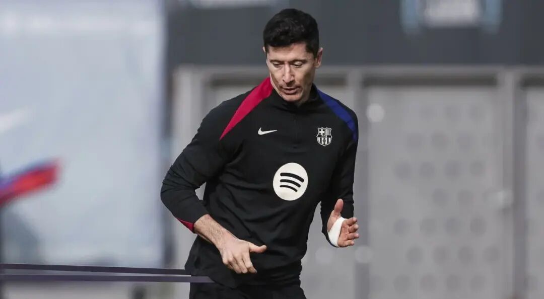 خبر خوش برای هواداران بارسا؛ لواندوفسکی با بارسلونا به میلان می‌رود