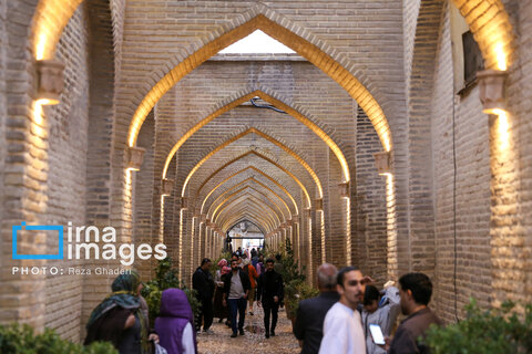 ۱۵ اردیبهشت؛ «روز شیراز»