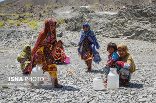 گزارش تصویری | در حاشیه؛ عباس‌آباد، روستایی در سایهٔ توسعه