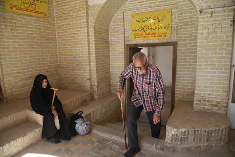  قدمگاه امام رضا(ع) در مسجد فرط یزد