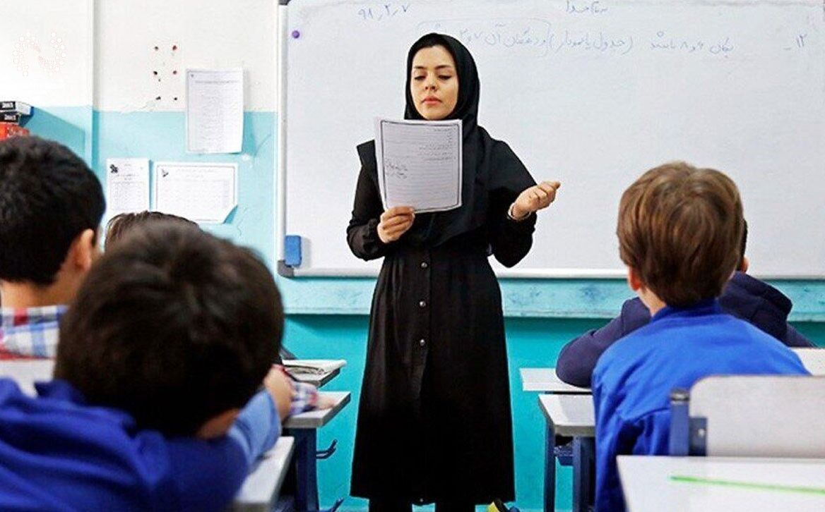 معوقات معلمان بازنشسته ۱۴۰۰ به محض ابلاغ در مسیر پرداخت قرار می‌گیرد