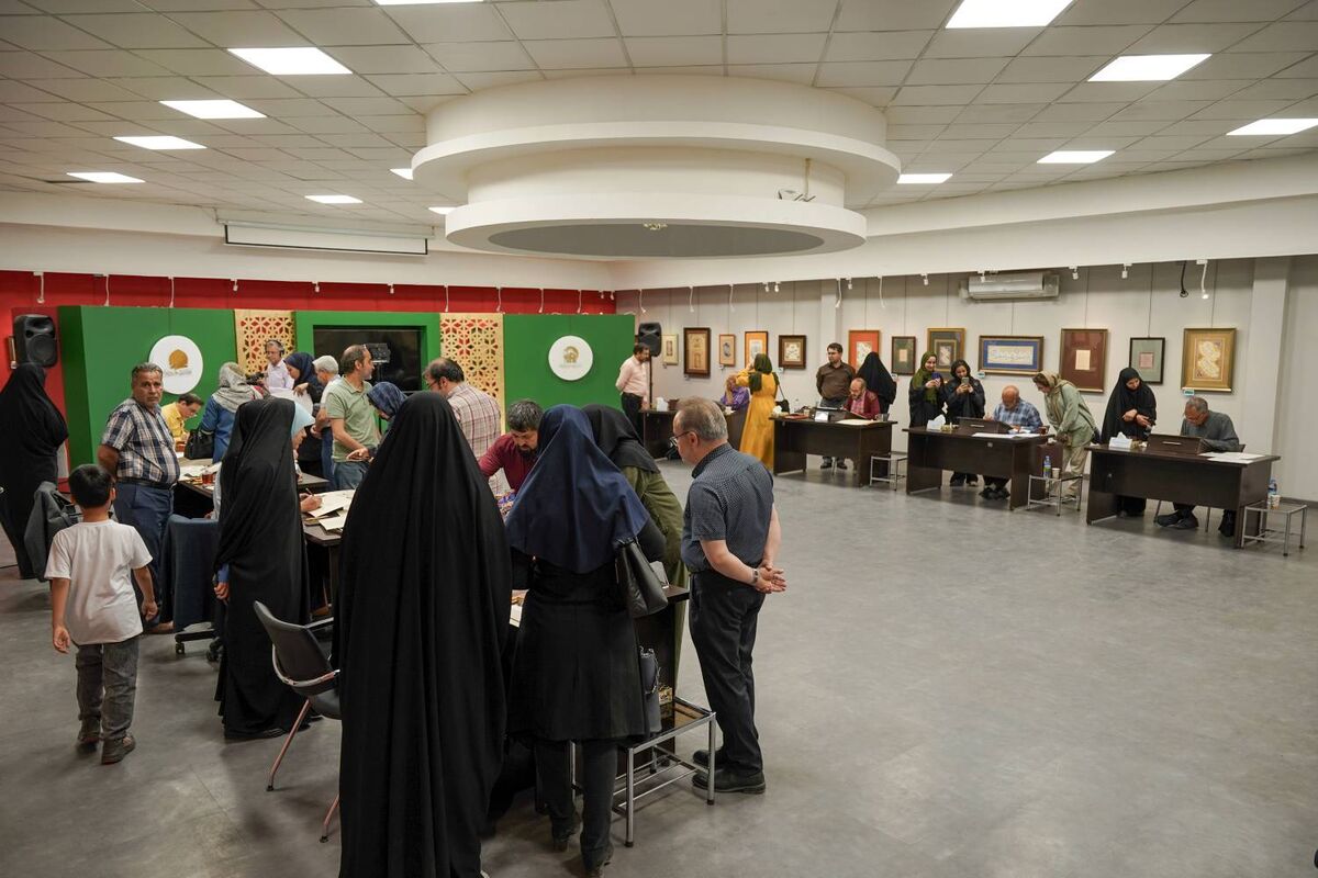 عرض ارادت هنرمندان خوشنویس به حضرت رضا(ع) در برنامه «حصن حصین»