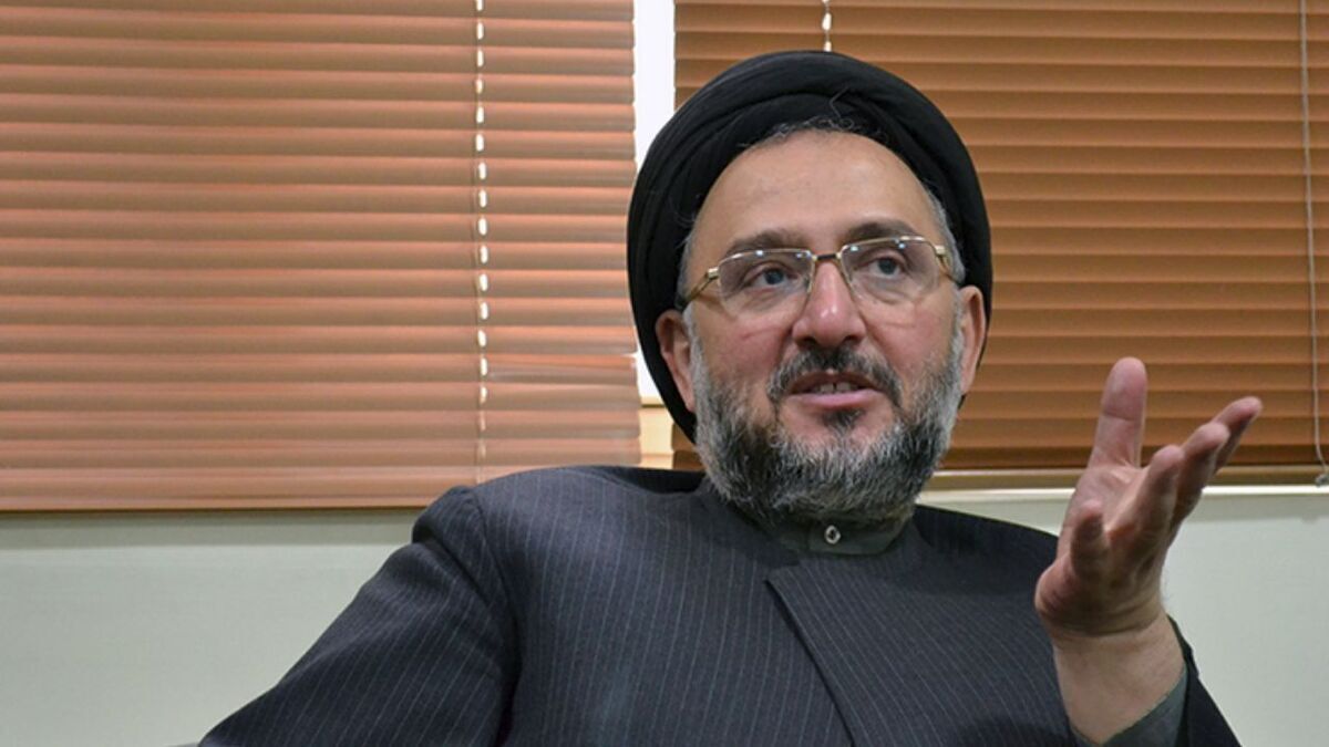 واکنش «ابطحی» به حضور رهبر انقلاب در حسینیه امام خمینی: آقا آمد، با ایران آمد