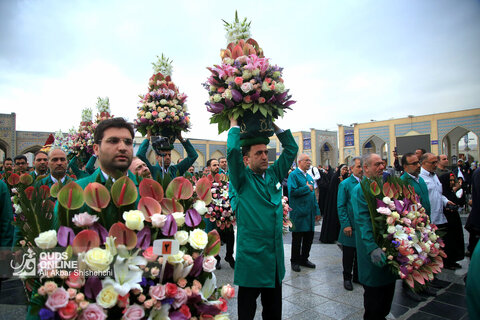 گل‌آرایی ضریح مطهر امام رضا (ع)