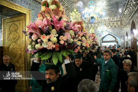 گل‌آرایی ضریح مطهر امام رضا (ع)