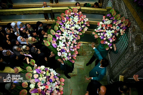 گل‌آرایی ضریح مطهر امام رضا (ع)