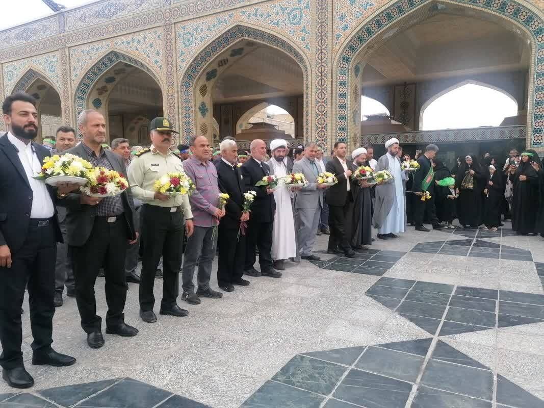 گلباران حرم مطهر امام رضا(ع) توسط خادمیاران رضوی