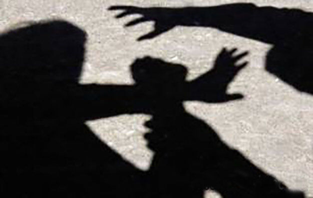 آموزش و پرورش پیگیر موضوع ضرب و شتم و هتک حرمت به معلم زرندی است