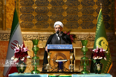 خطبه خوانی و تعویض پرچم گنبد حرم مطهر رضوی