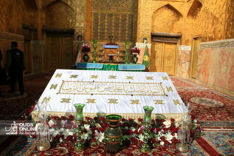 خطبه خوانی و تعویض پرچم گنبد حرم مطهر رضوی