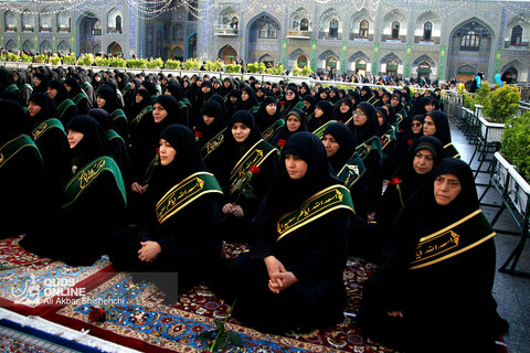 خطبه خوانی و تعویض پرچم گنبد حرم مطهر رضوی