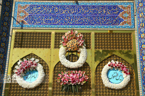 خطبه خوانی و تعویض پرچم گنبد حرم مطهر رضوی