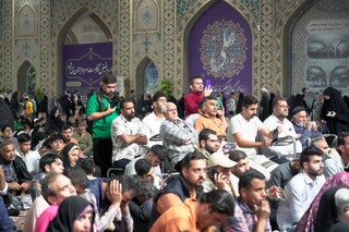 همزمان با روز میلاد امام رضا(ع)؛ زائران حرم مطهر رضوی در شام میلاد امام رضا(ع) نغمه شادی سر دادند