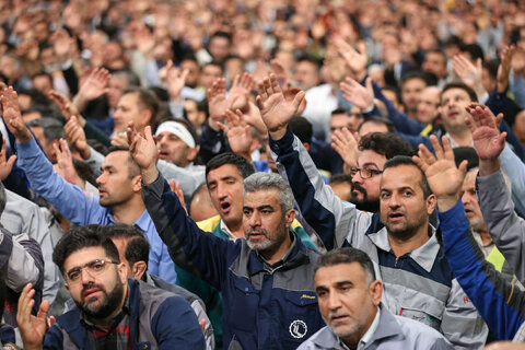 دیدار هزاران نفر از کارگران سراسر کشور با رهبر انقلاب