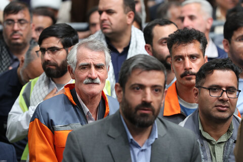 دیدار هزاران نفر از کارگران سراسر کشور با رهبر انقلاب