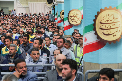 دیدار هزاران نفر از کارگران سراسر کشور با رهبر انقلاب